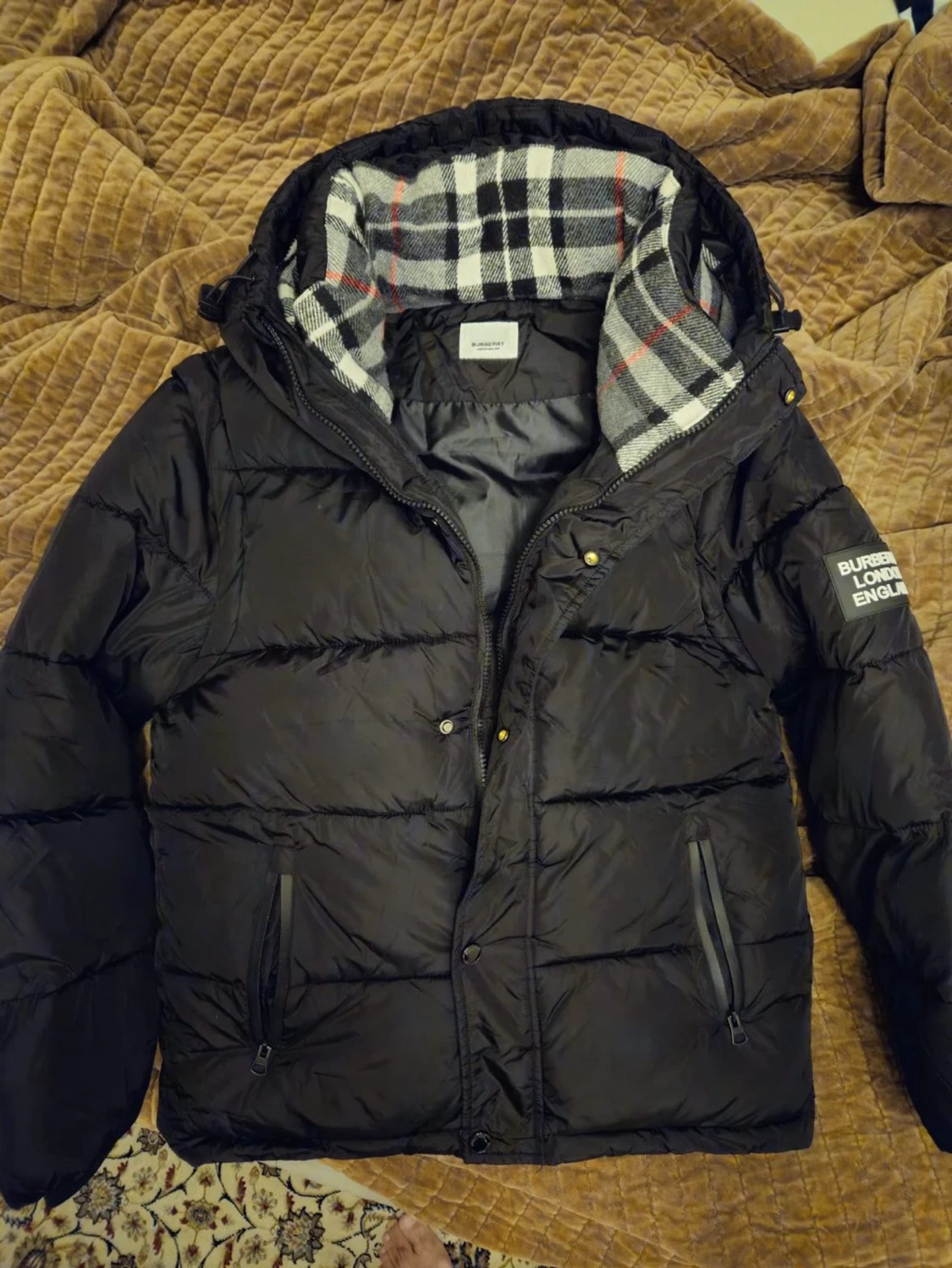 Svart pufferjacka från Burberry - 4