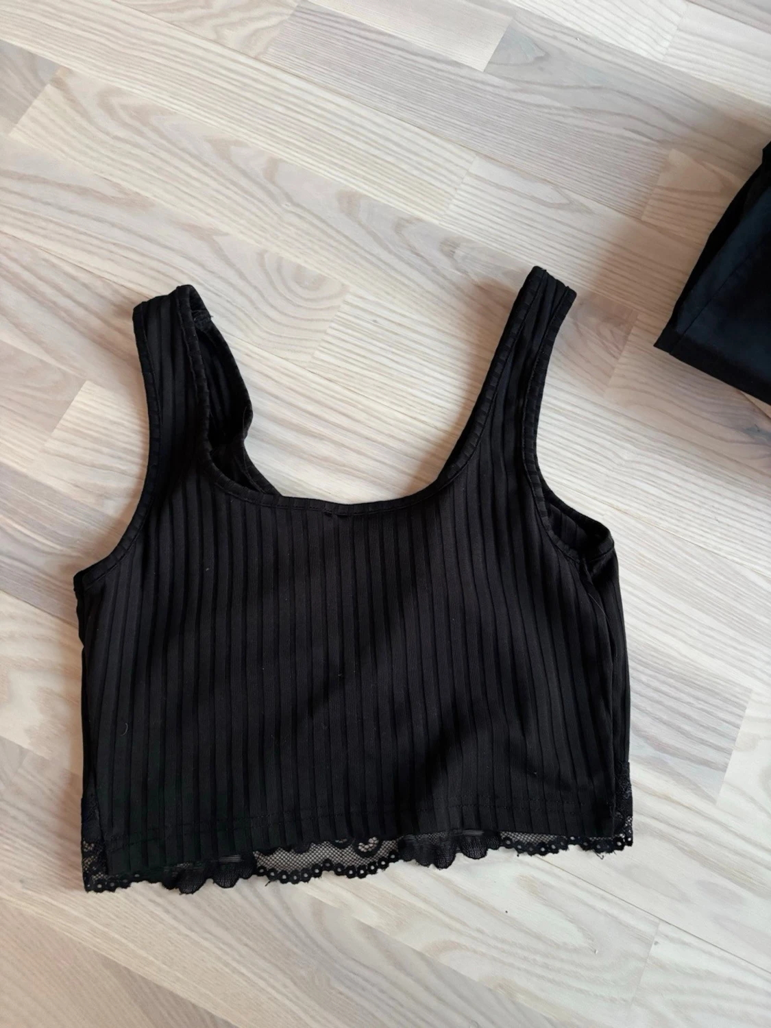 Svart topp - 1