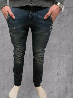 Dondup Vincent jeans - Dondup jeans 10/10 skick- fabrik slitningar ej defekter Modell: Vincent Storlek W31 Modellen är 184cm Pris går att diskutera 🤝 Hör av er vid frågor:)