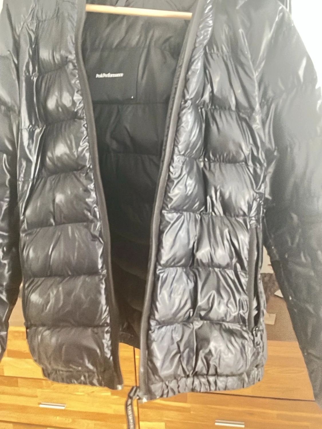 Svart pufferjacka Peak Performance S