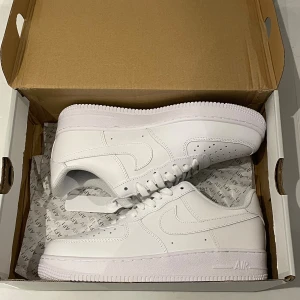 Air force 1 - Helt nya aldrig använd. Skriv för fler frågor 