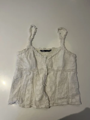 Topp från Zara - Linne från Zara. Bra skick!