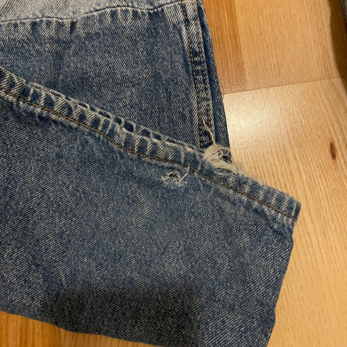 H&M blåa jeans, storlek 146 - 2