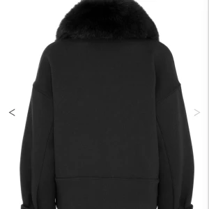 Meotine jacka  -  meotine jacka, storlek s/m på deras hemsida, köpt för 3000 