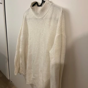 Stickad tröja  - Stickad tröja från lager 