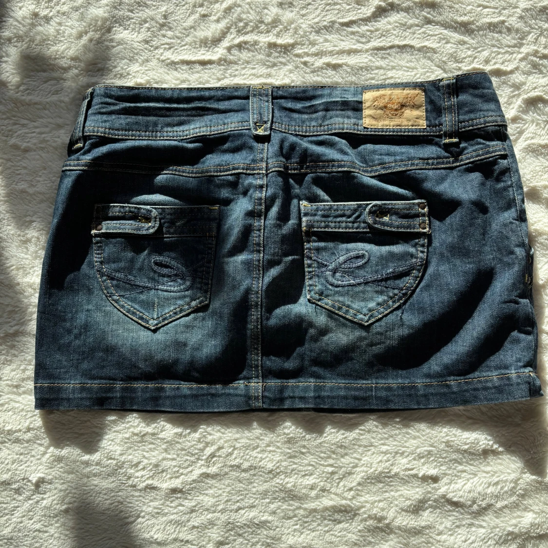 Jeanskjol från Esprit i mörk denim - 1
