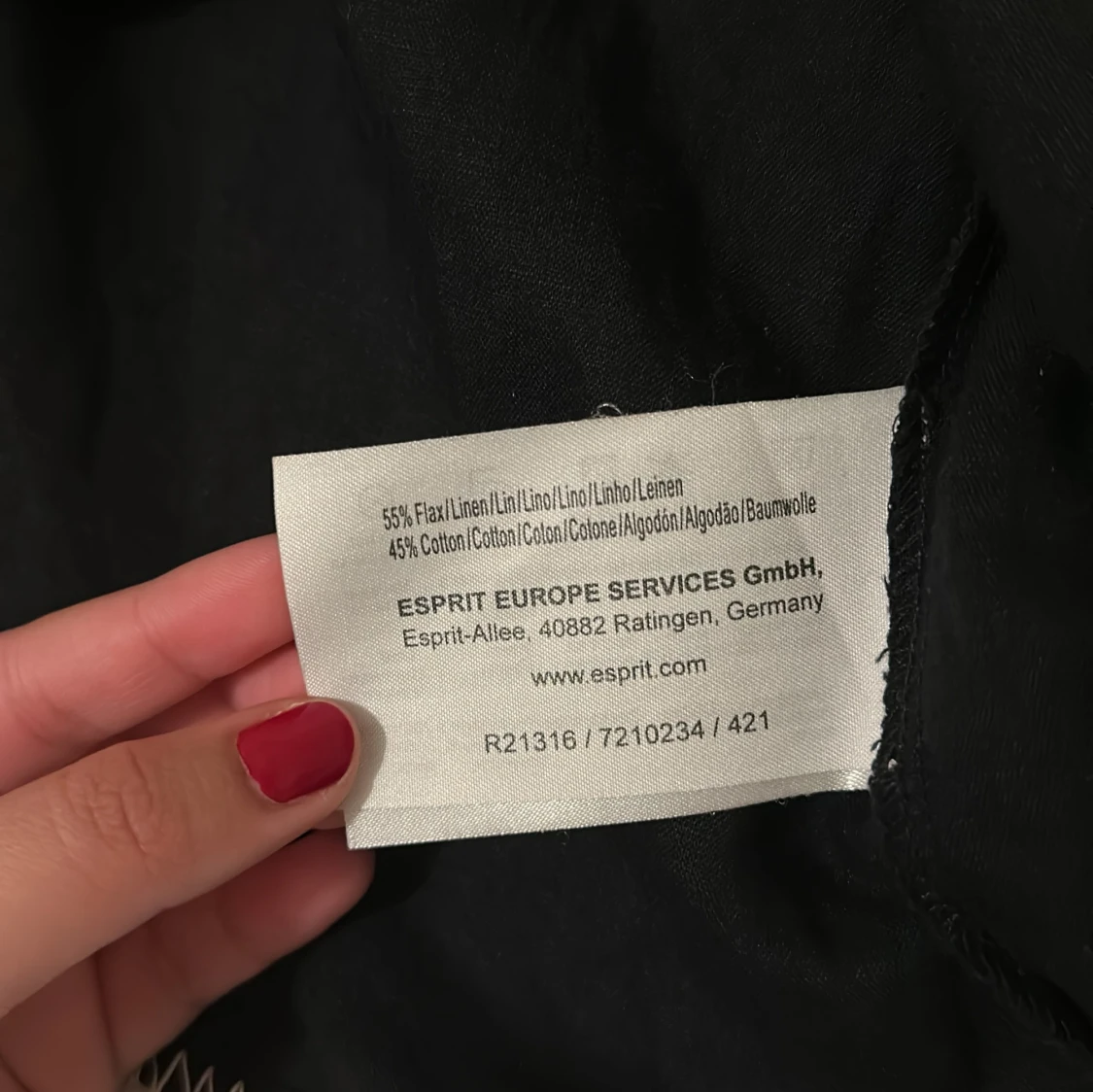 Svart blus med broderi från Esprit - 4