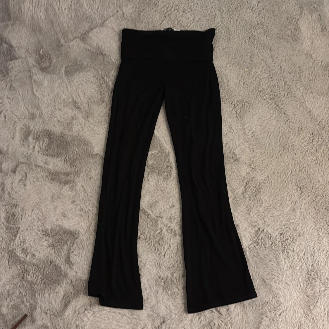 Svarta bootcut byxor 157