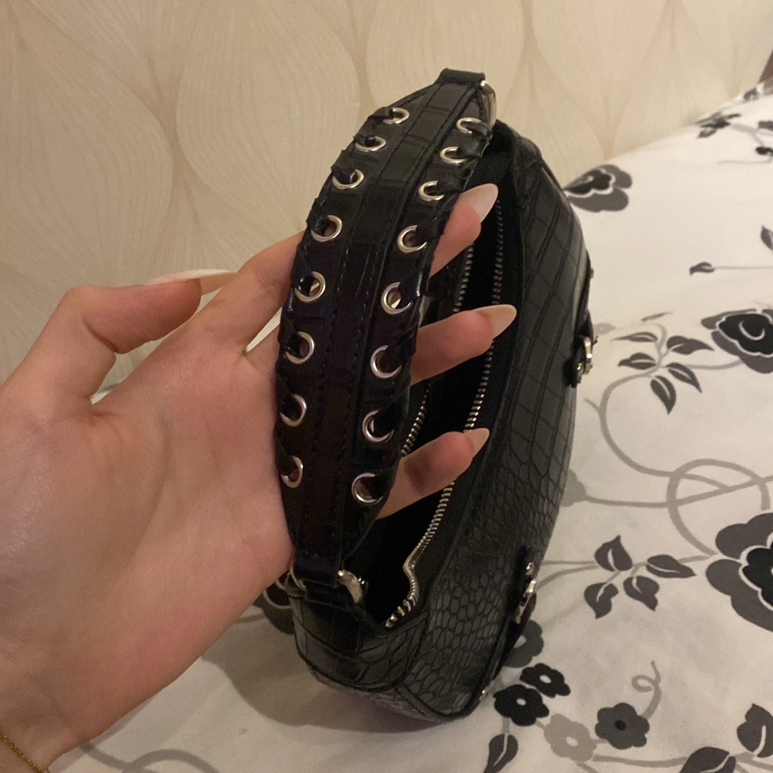 Snygg svart väska  - 1