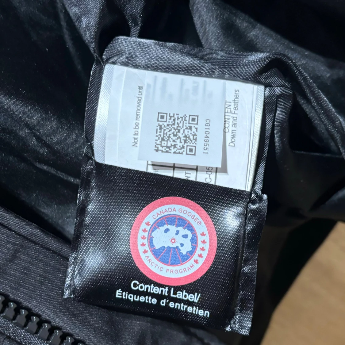 Svart dunjacka m. päls - Canada Goose Wyndham Strl. L - 4