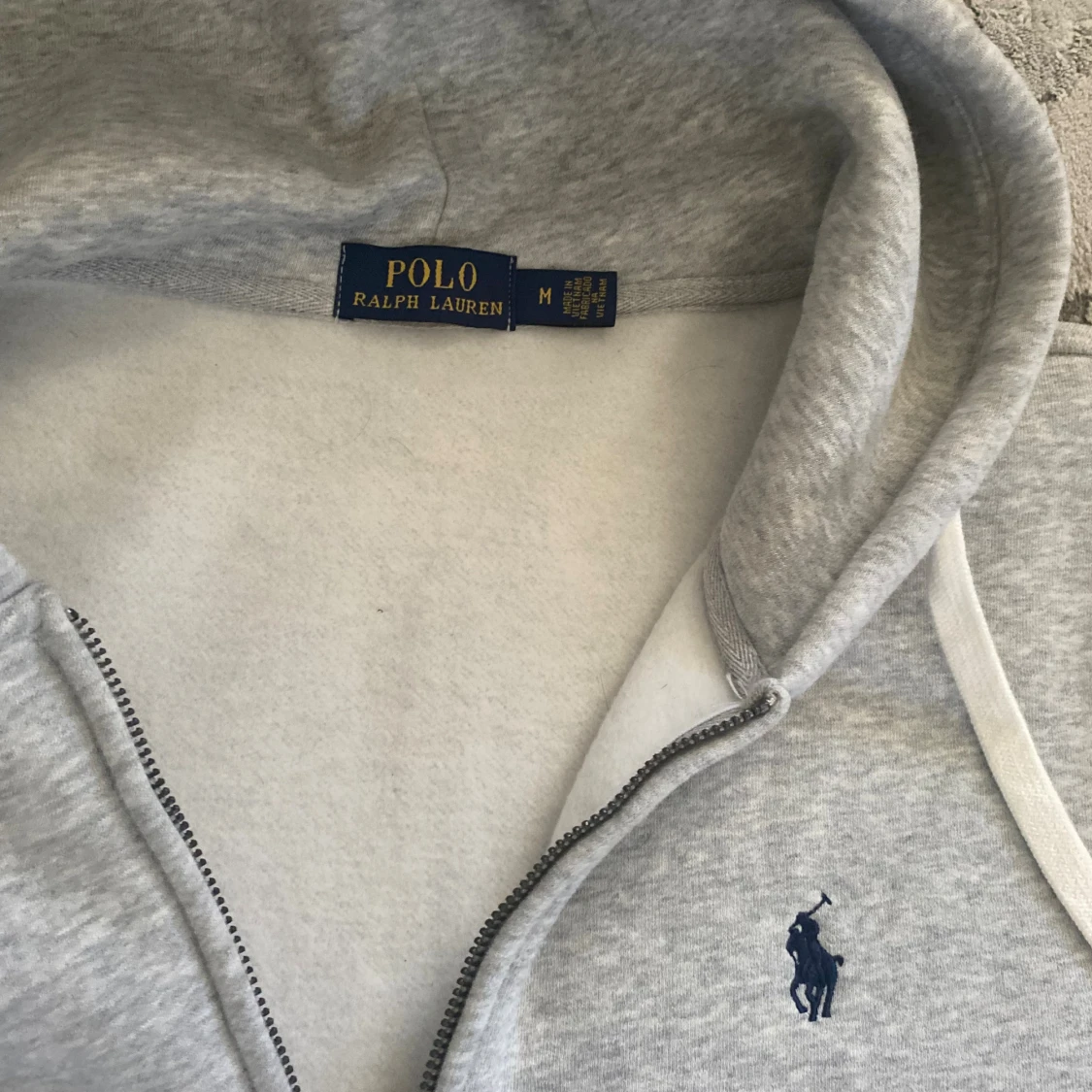 Grå hoodie från Polo Ralph Lauren - 1