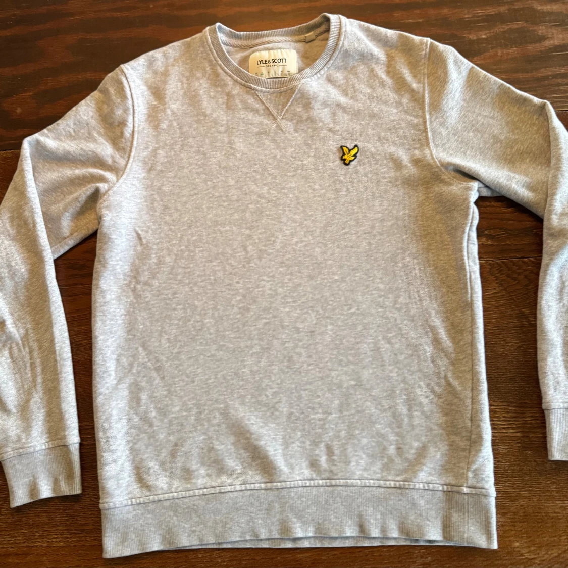 Grå sweatshirt från Lyle & Scott
