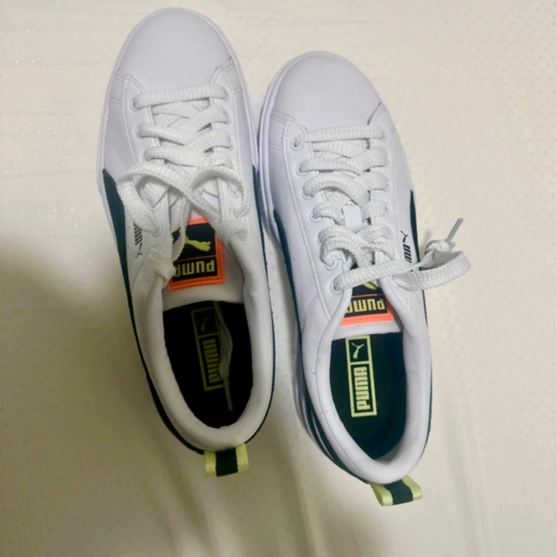 Helt nya sneakers från Puma med platåsula - 1