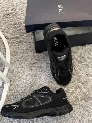 cd b30 svart - aldrig använt