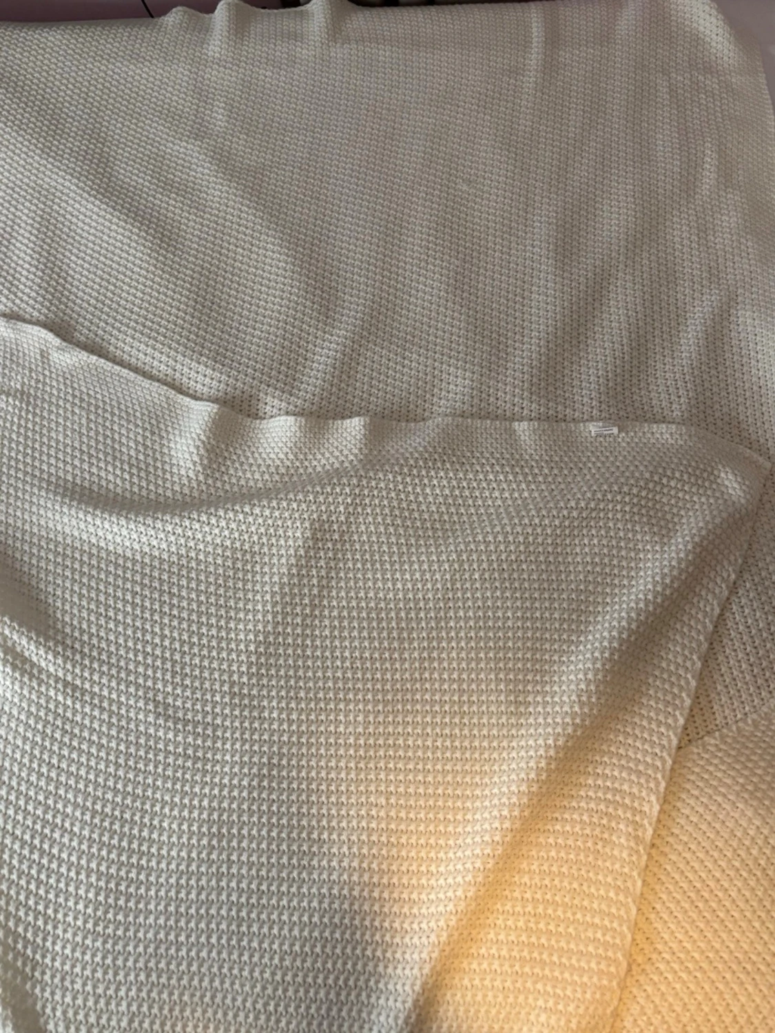 Vit stickad överkast  - 1