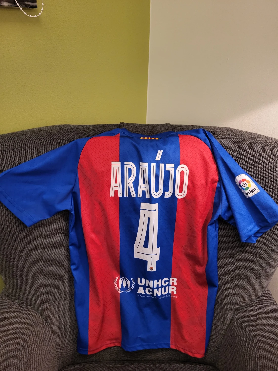 Nike FC Barcelona 2023/24 hemmastadion. Araújo storlek M - 4