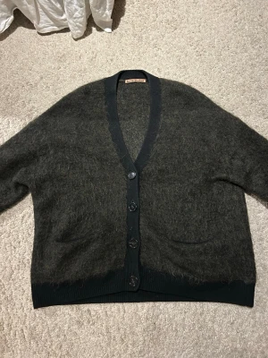 Kofta Acne Studios  - Supersnygg kofta från Acne Studios! Storlek M, se bilder för material. 