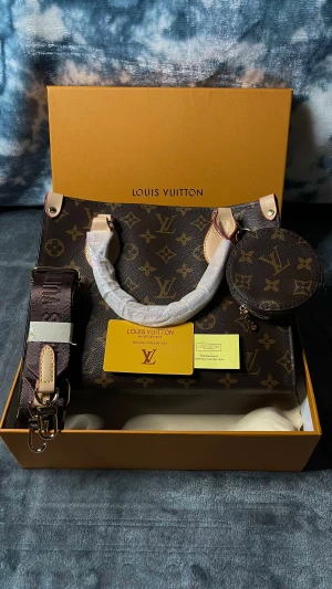 Louis vuittoun axelväska  - Högst bud får den!💕 helt ny skick!