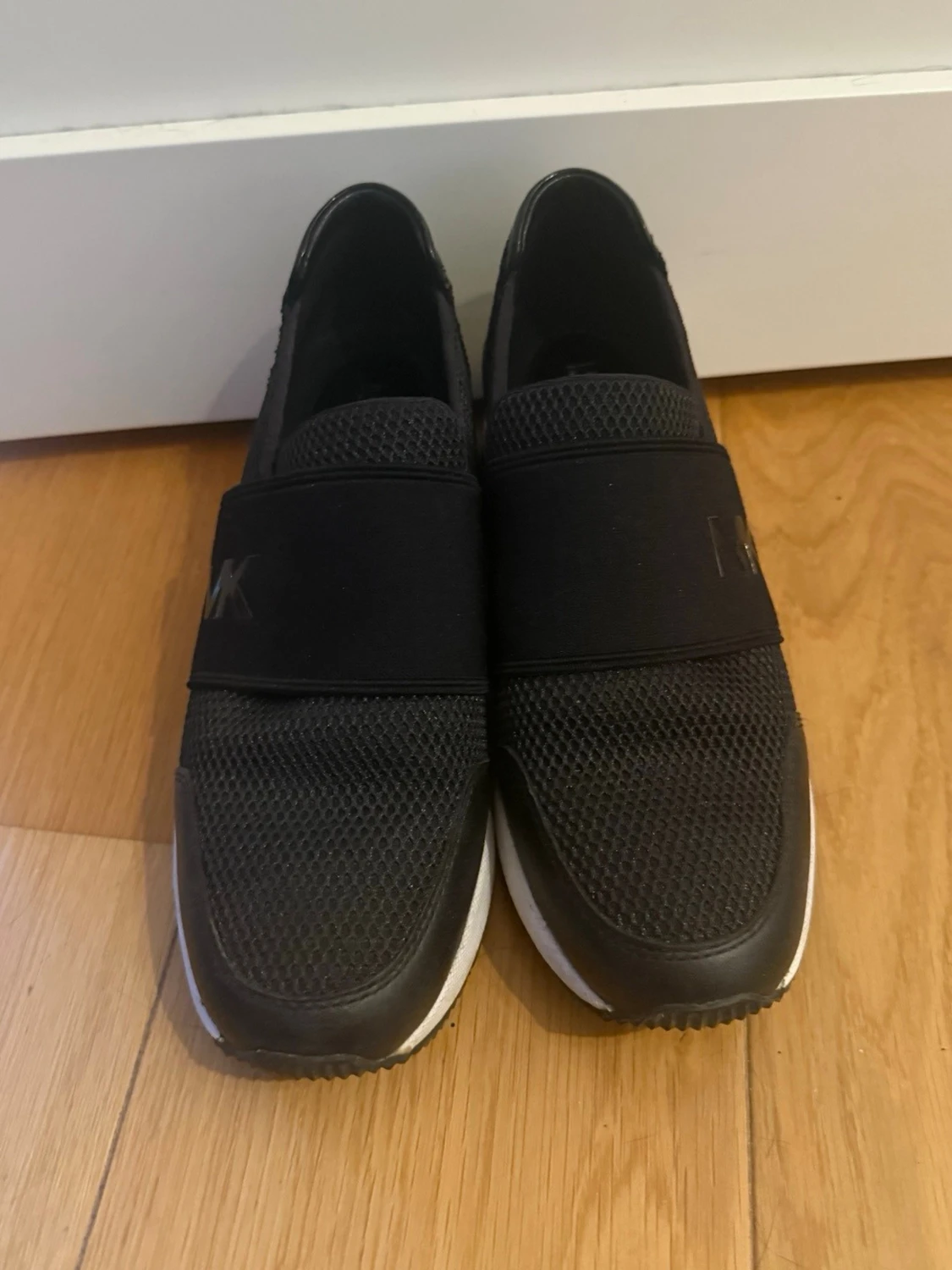 Svarta sneakers Michael Kors  - 1