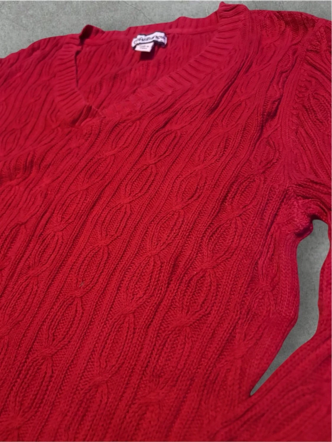 Röd stickad v-ringad tröja från Croft & Barrow - 1