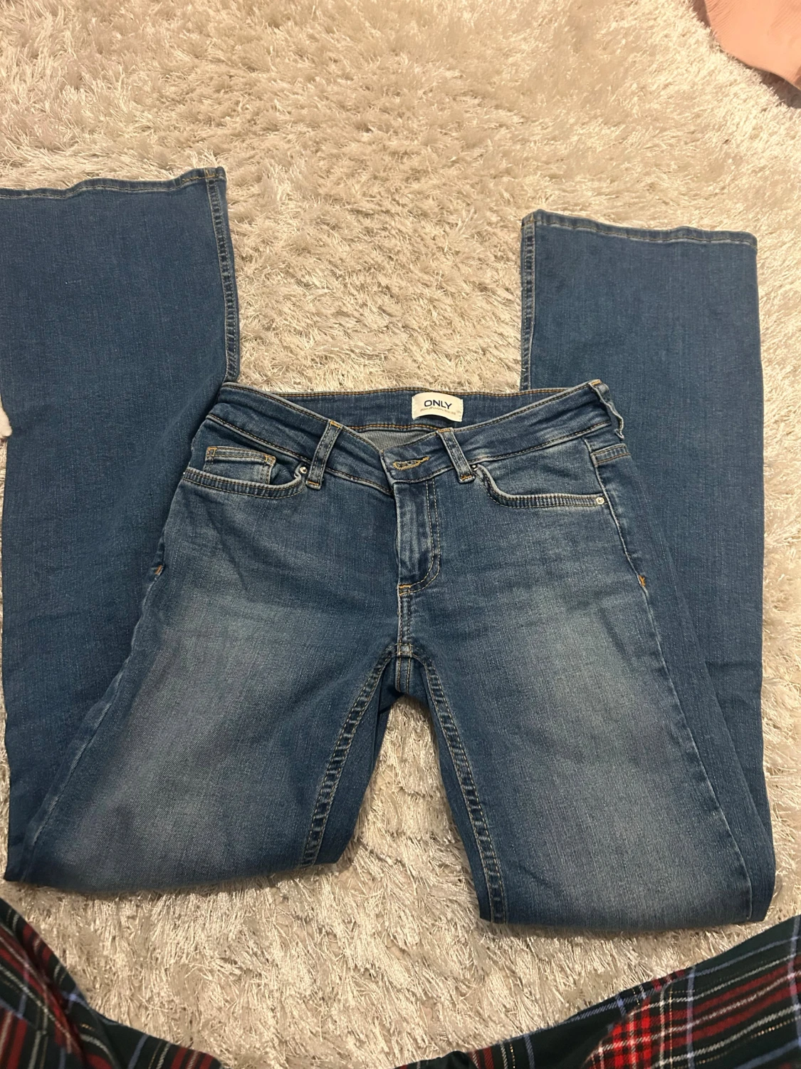Blå bootcut jeans från ONLY S/32 - 1