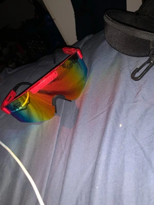 Bundel ett par feta Nikes och ett par feta glajer  - En fet bundel har knappt använt glajerna skorna är inte så mycket använda heller båda funkar skit bra