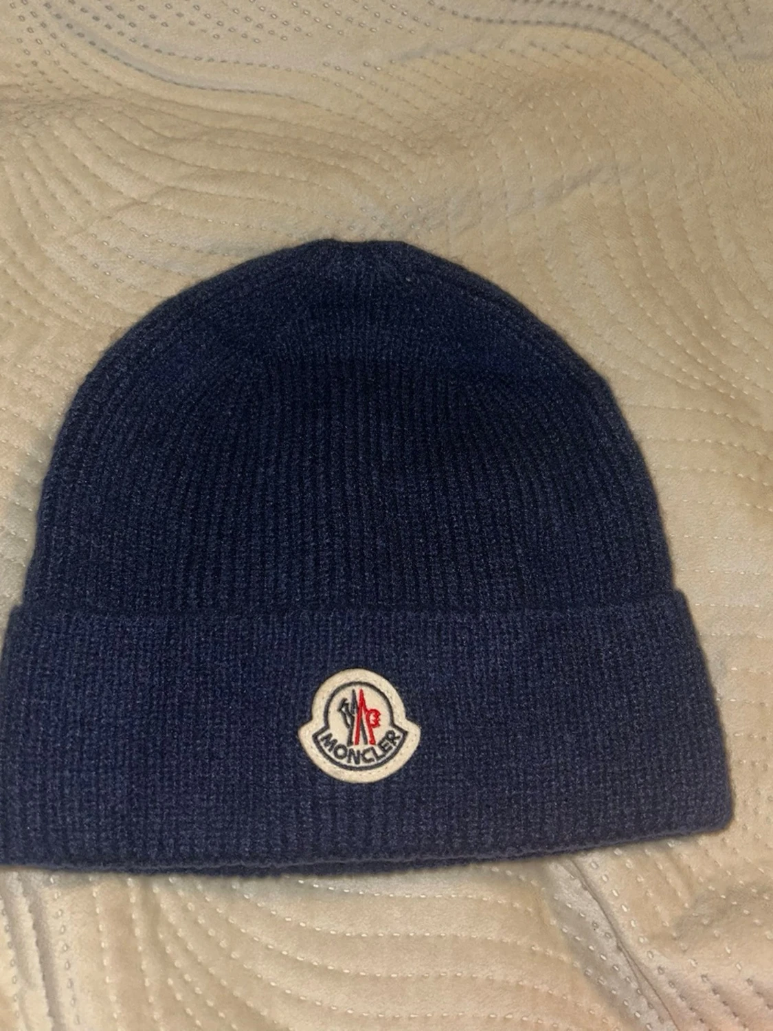 Mörkblå Moncler mössa i ull