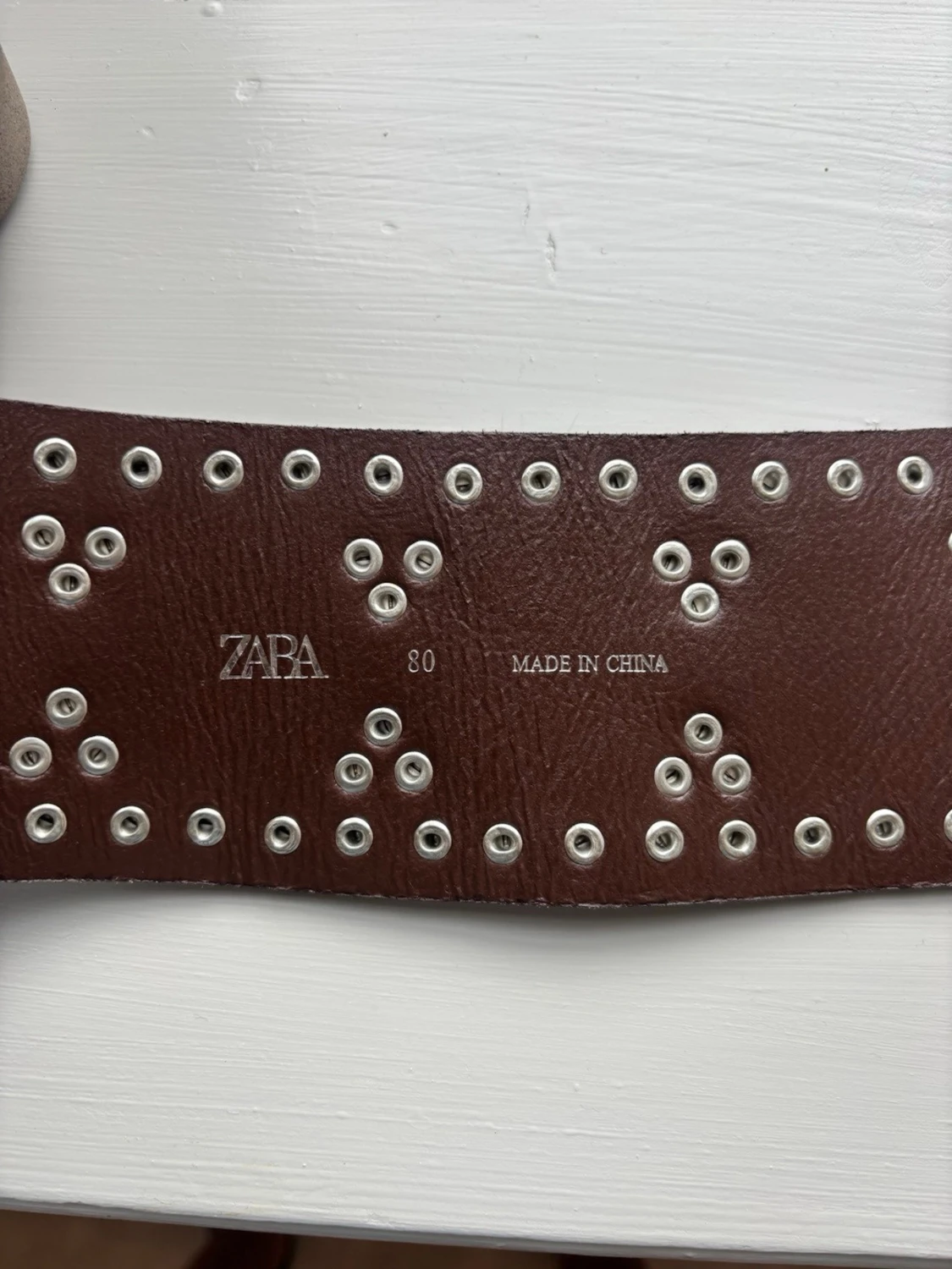 Skärp med nitar  - 3