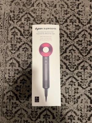 Hårfön  - Sprillans ny, aldrig använd eller testad. Registrerad o serienumret funkar. Pris kan diskuteras!