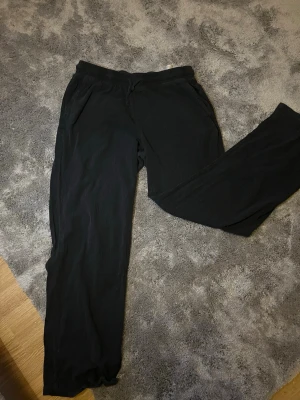 Crinkle jogger pants  - Crinkle jogger pants från Jack and Jones. Storlek M man. linnebyxor 