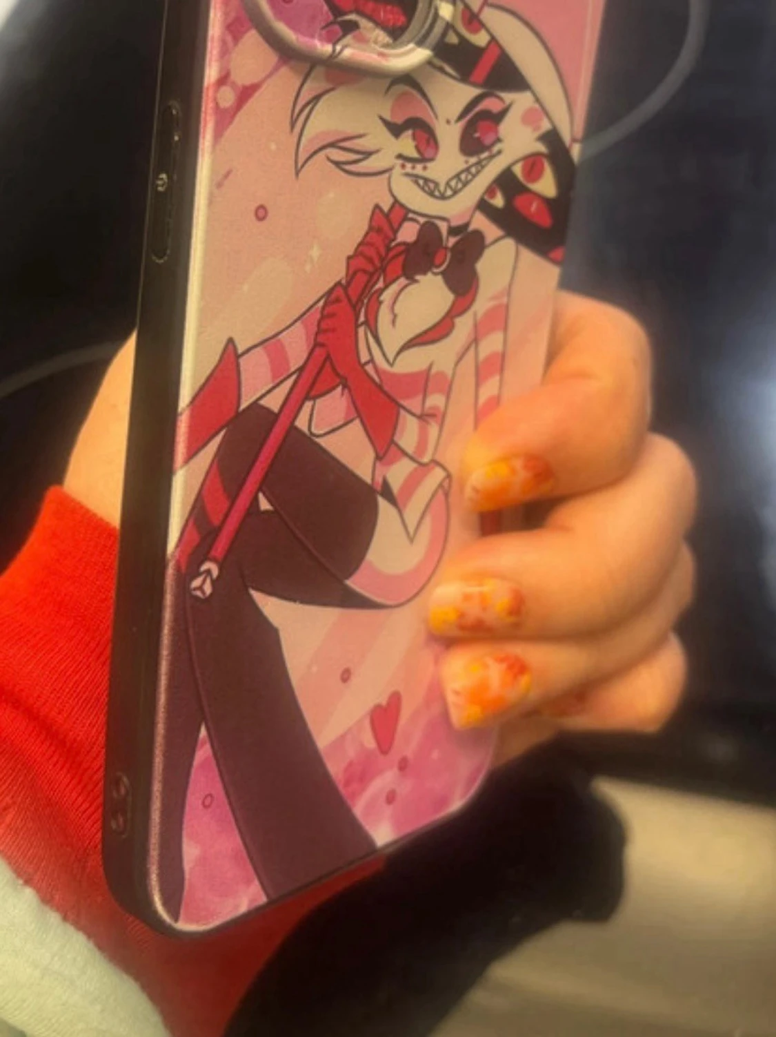 iPhone 15 skal med Angel Dust från Hazbin Hotel. - 2