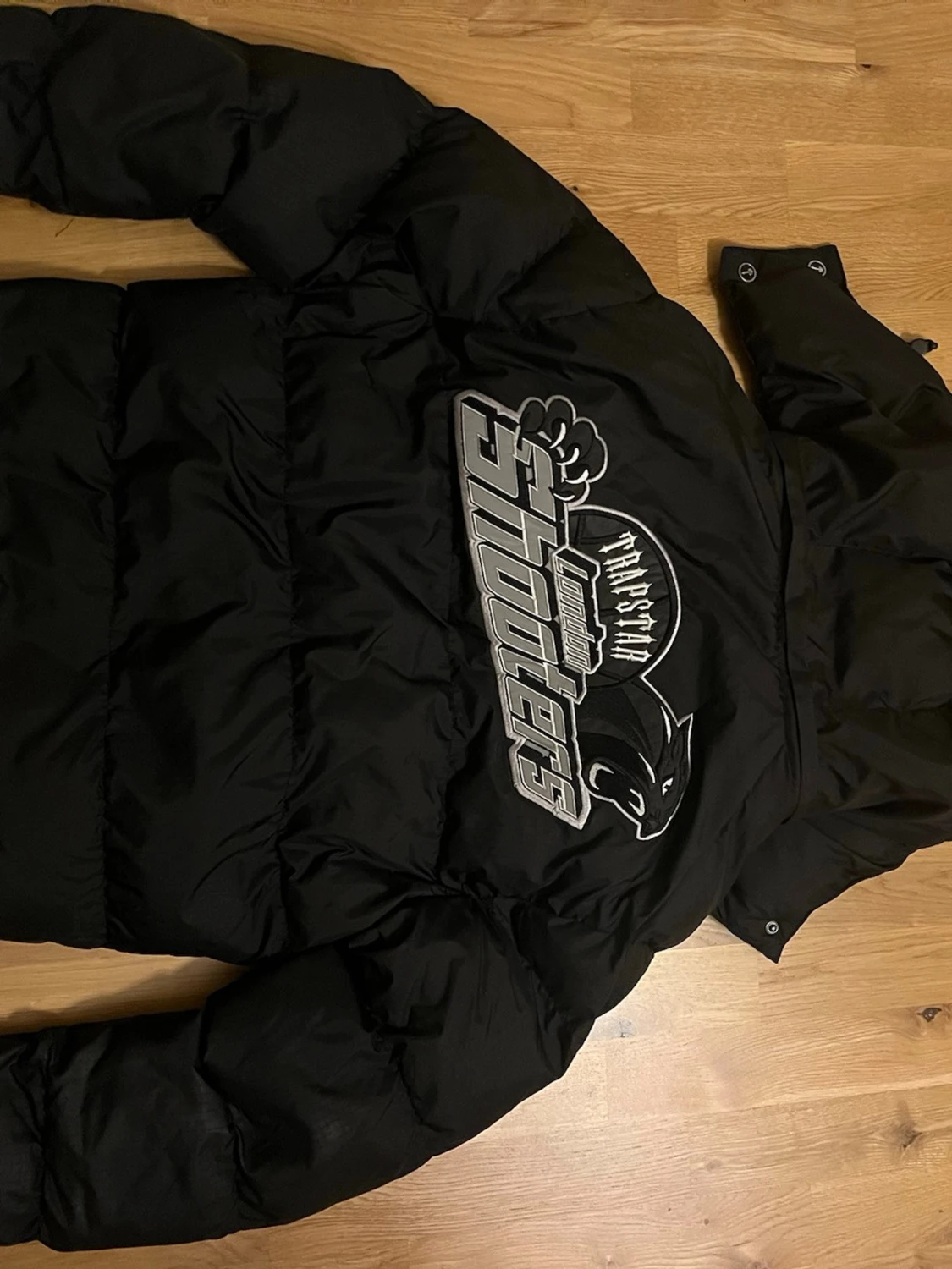 Svart pufferjacka från Trapstar - 1