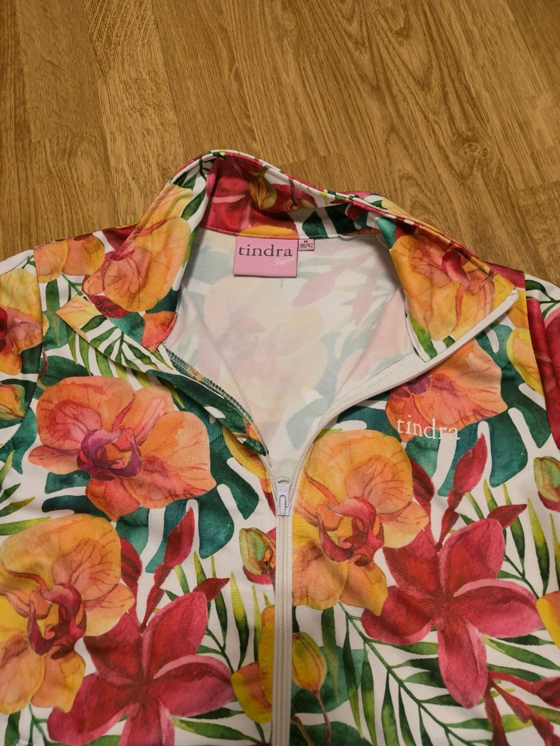 Blommig ziptröja från Tindra - 1