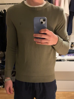 Olivgrön stickad tröja från Polo Ralph Lauren - Snygg olivgrön stickad tröja från Polo Ralph Lauren 