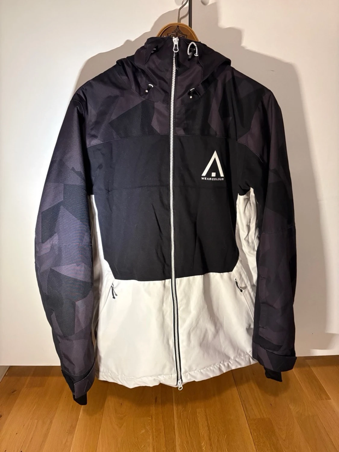 Svart och vit vindjacka WearColour