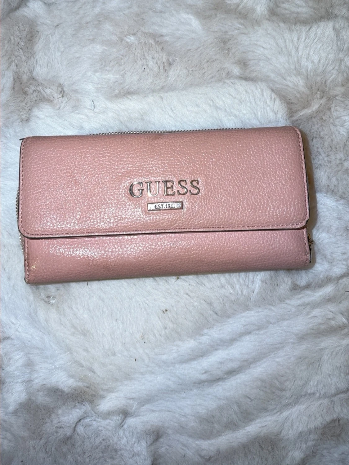 Rosa plånbok från Guess med dragkedja