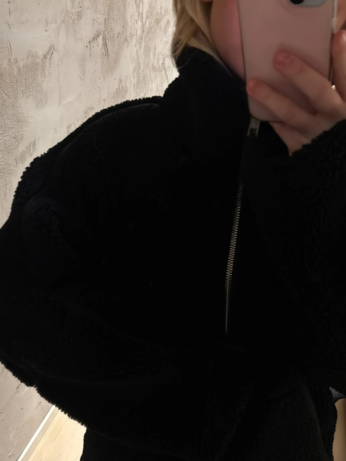 Svart teddyjacka med dragkedja - 1
