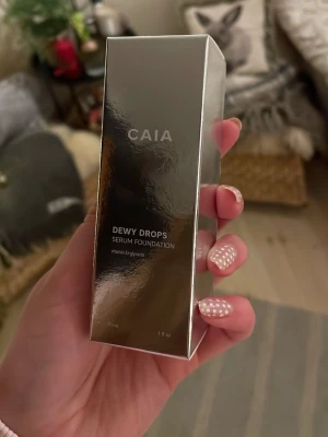 Caia dewy drops  - Råka köpa Caias dewy drops i fel nyans, och har för lånt att åka för att lämna tillbaka. Obruten förpackning (alltså aldrig använd och nyskick). I nyansen 20N💕💕