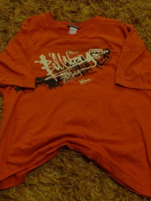 VINTAGE Billabong tisha - Riktigt cool Billabong tröja med unik färg. Pris kan diskuteras!!