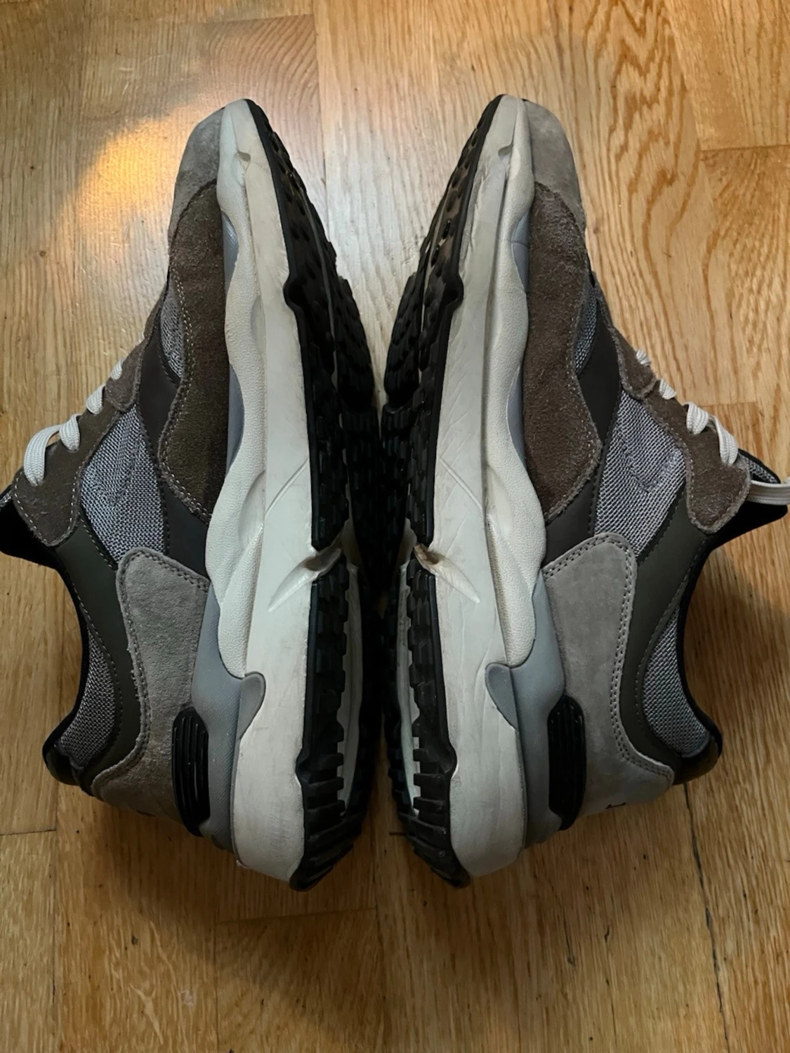 Grå sneakers från GANT, storlek 45 - 1