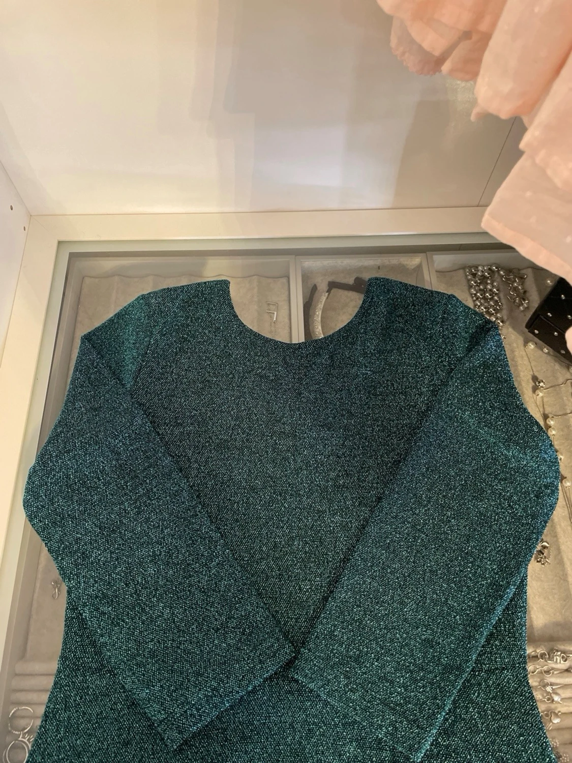 Glittrig klänning  - 4