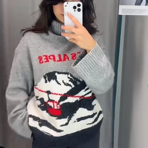 Stickad polotröja Les Alpes H&M  - SLUTSÅLD grå polotröja från H&M ”Les Alpes”. XS men oversized!! Använd 1 gg! Så snygg och perfekt till afterski eller vardags!🫶