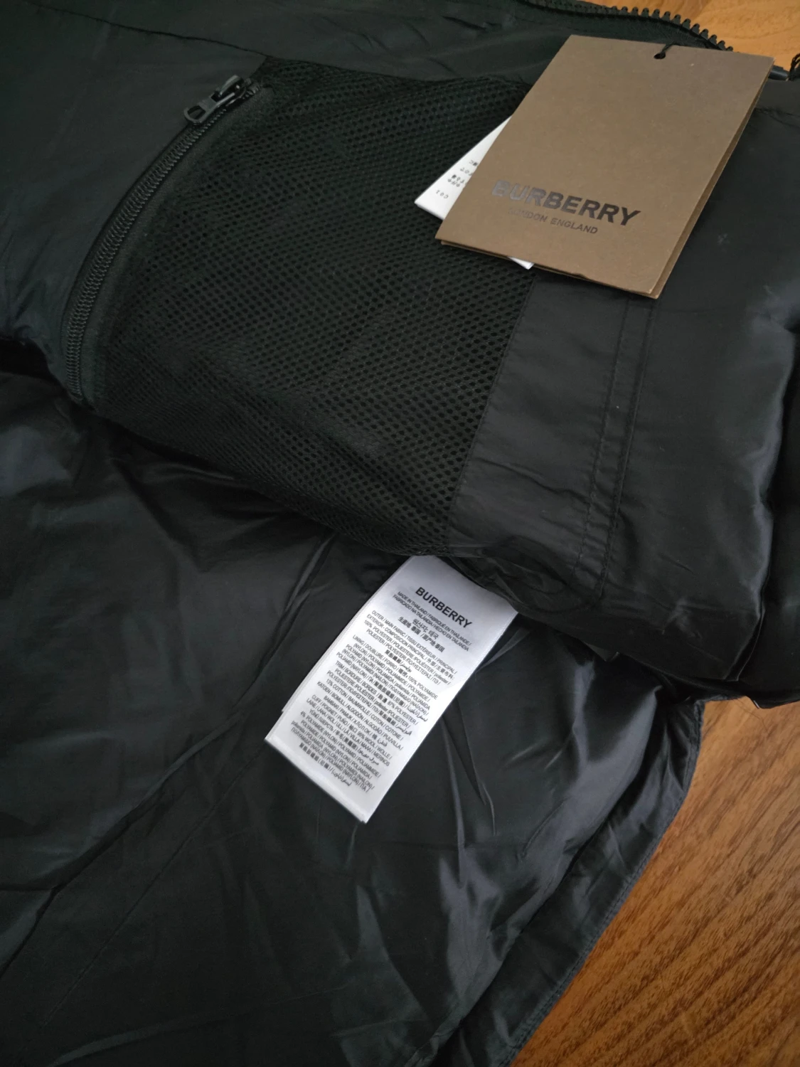 Burberry Puffer - 4