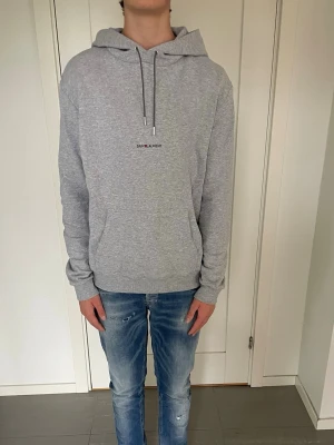 Saint Laurent Hoodie  - Säljer nu denna Saint Laurent hoodie, skriv för fler bilder/frågor🙌🏼