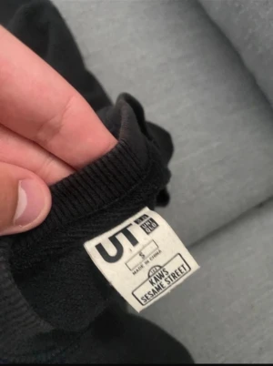 KAWS sweatshirt  - En stilren KAWS SWEATSHIRT ny prus 1200