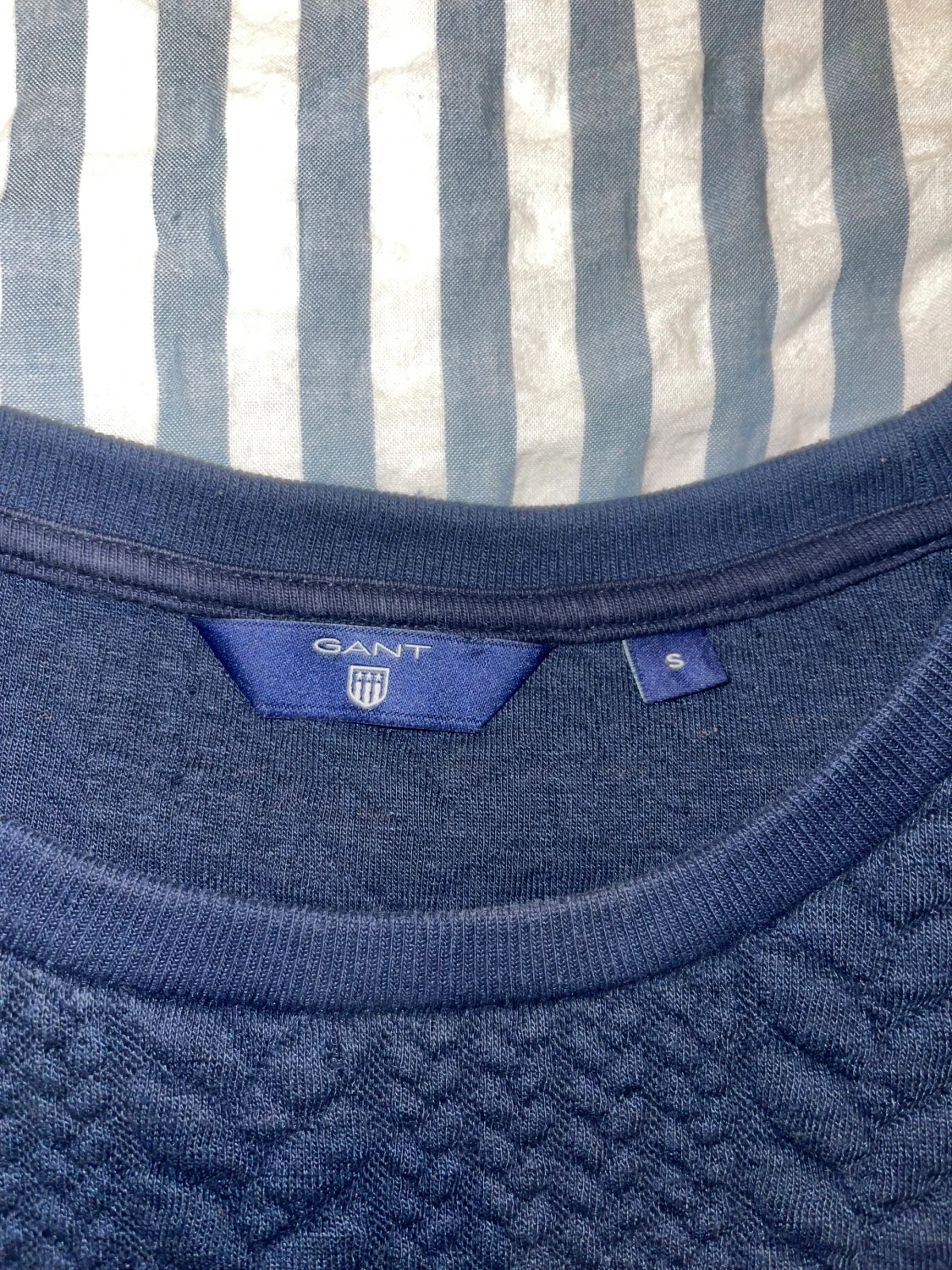 Mörkblå  tröja från GANT - 1