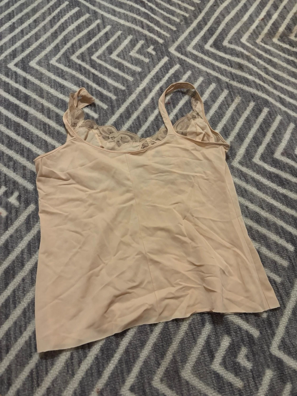 Beige linnetopp med spetsdetaljer - 1