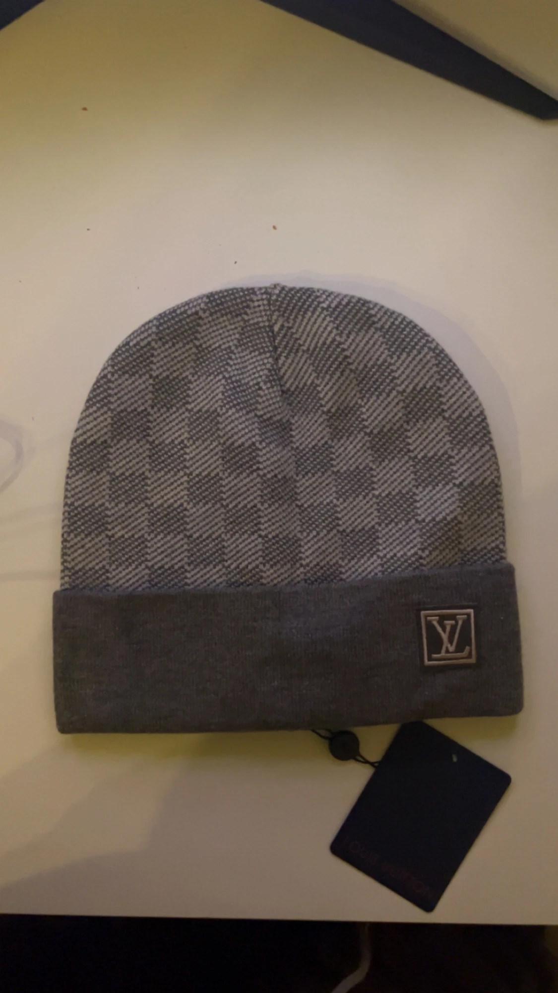 Grå rutig mössa - 1