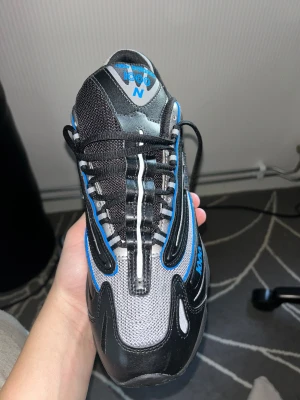 New balance 1000 - Helt nya skor aldrig använda har allt kvar och mitt order nummer.