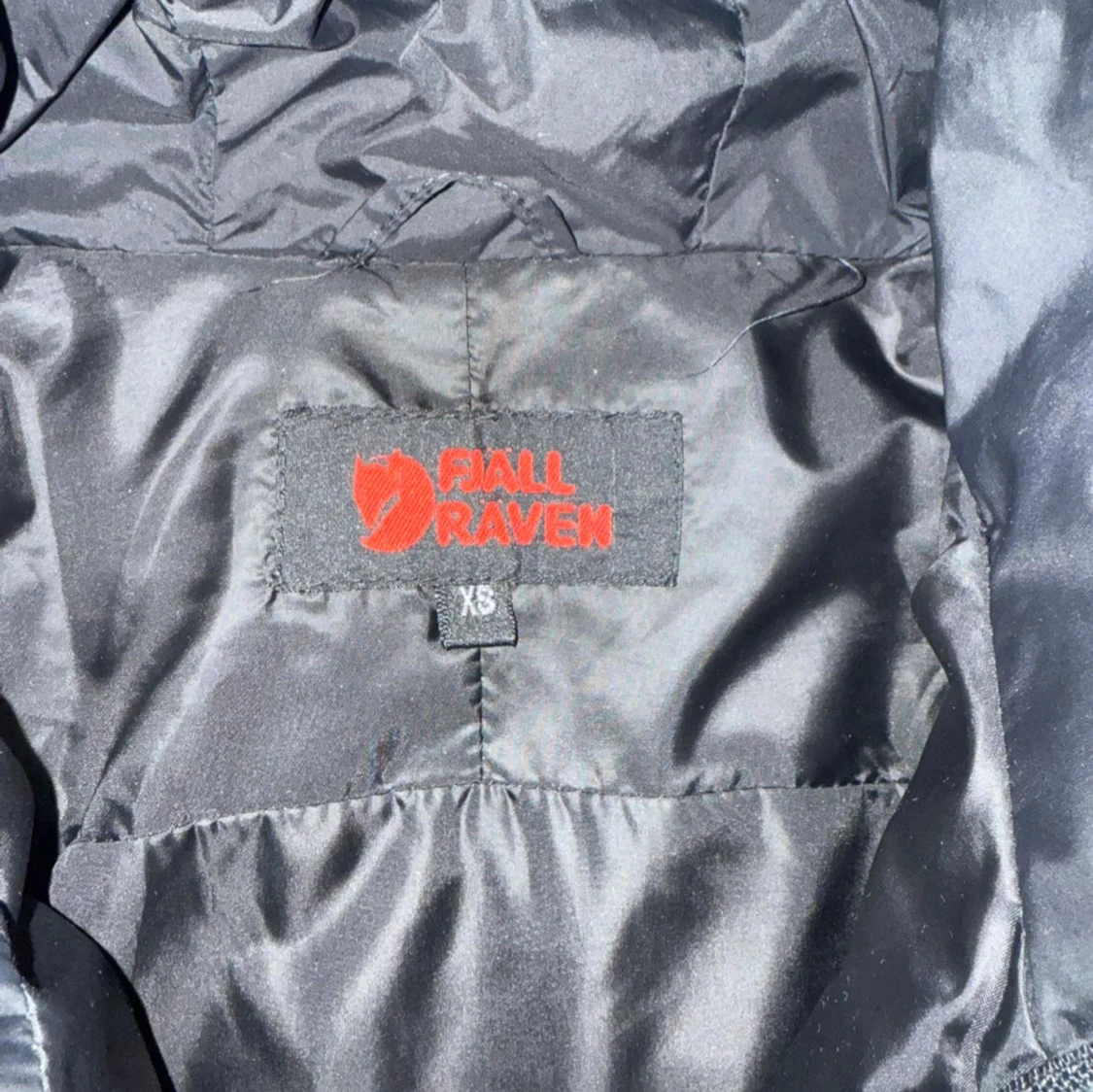 Svart pufferjacka från Fjällräven XS - 2